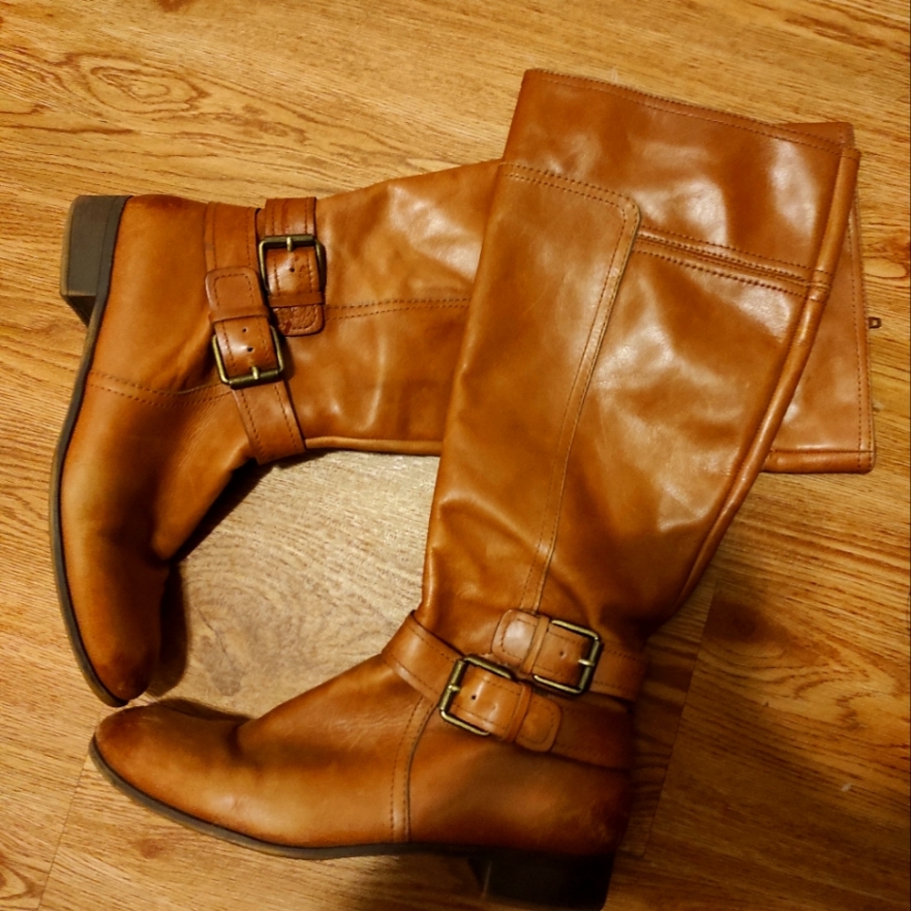 Beautiful Nine West Vintage American Collection knee high boots. A must have!